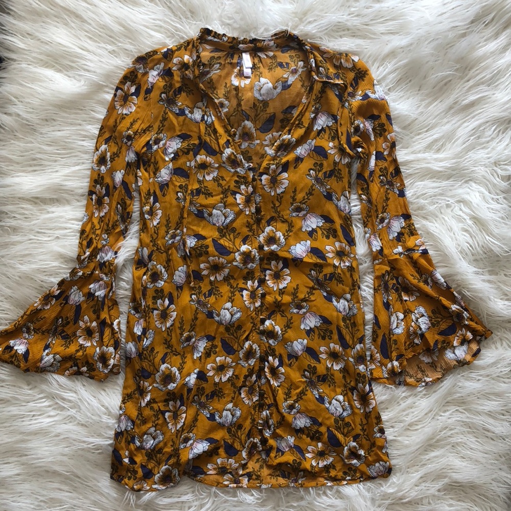 Floral bell sleeve dress